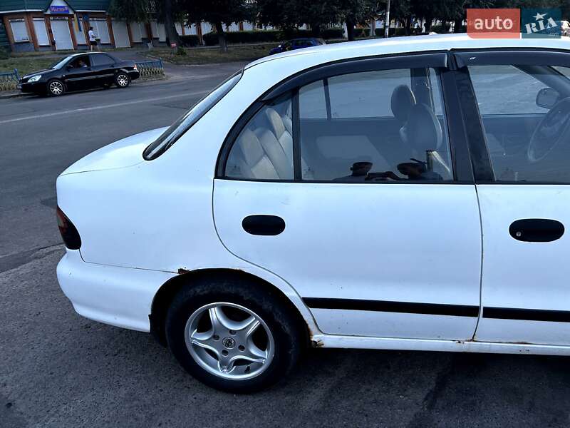 Седан Hyundai Accent 1998 в Черкасах