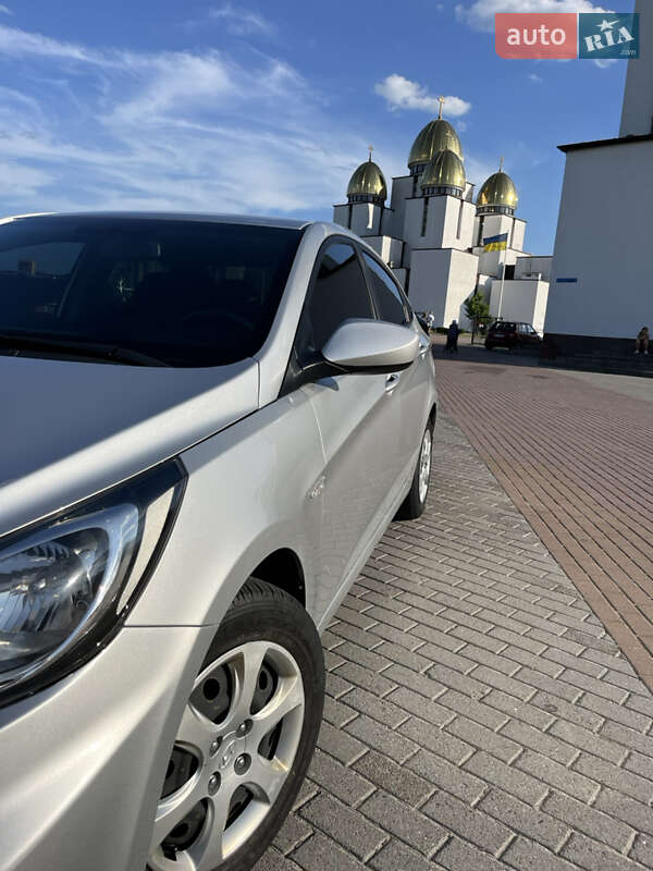 Седан Hyundai Accent 2012 в Львове