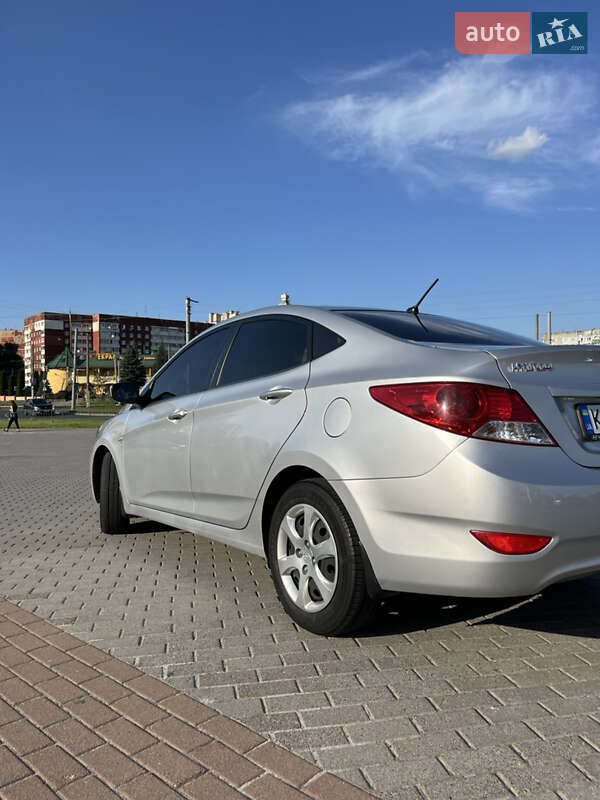 Седан Hyundai Accent 2012 в Львове
