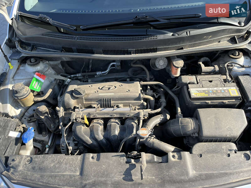 Седан Hyundai Accent 2012 в Львове