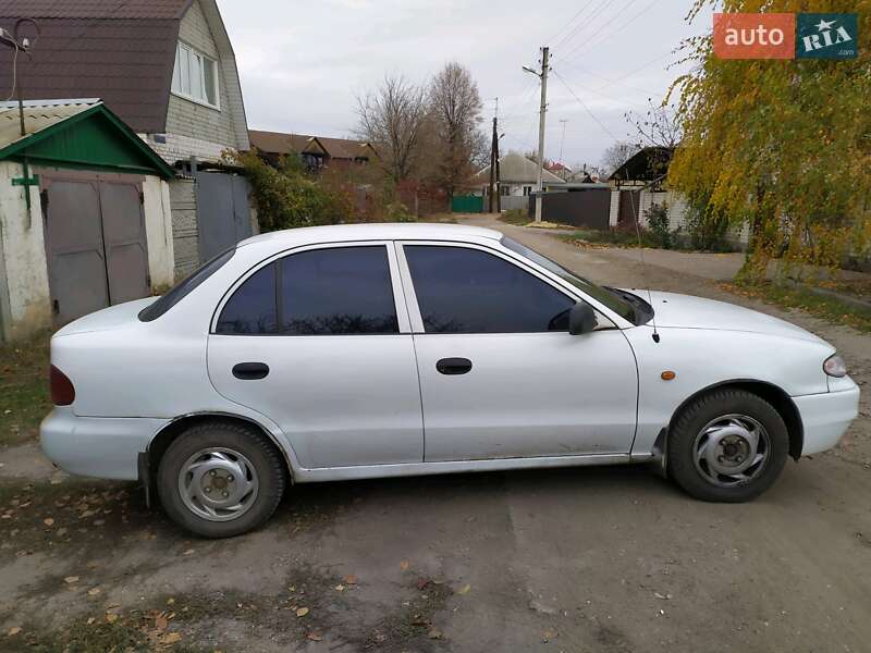 Седан Hyundai Accent 1997 в Харькове