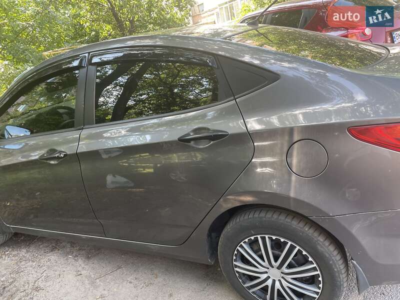 Седан Hyundai Accent 2011 в Конотопі