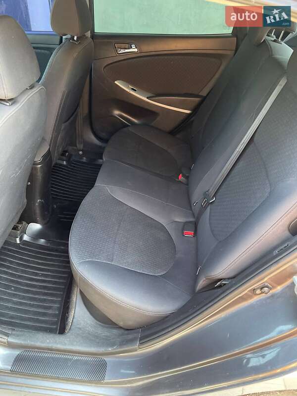 Хэтчбек Hyundai Accent 2012 в Нововолынске фото 6 Хэтчбек Hyundai Accent 2012 в Нововолынске