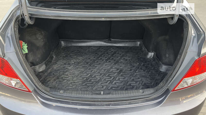 Седан Hyundai Accent 2013 в Сумах