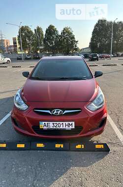 Седан Hyundai Accent 2013 в Дніпрі