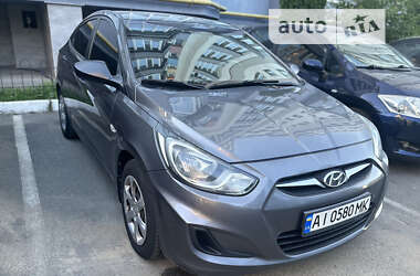 Седан Hyundai Accent 2011 в Петропавлівській Борщагівці