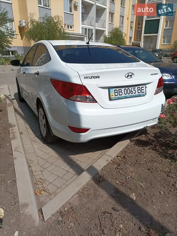 Седан Hyundai Accent 2013 в 
