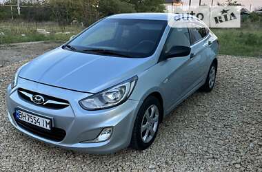 Седан Hyundai Accent 2011 в Черноморске