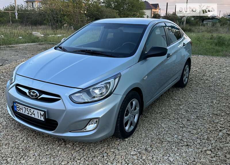 Hyundai Accent 2011