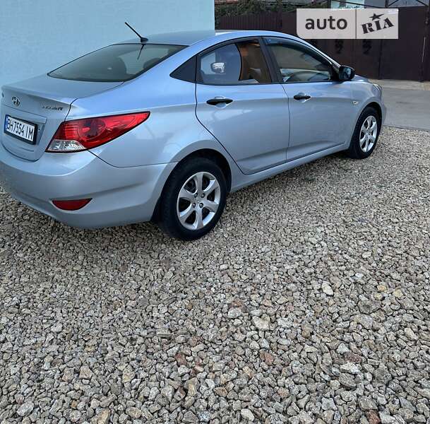 Седан Hyundai Accent 2011 в Черноморске