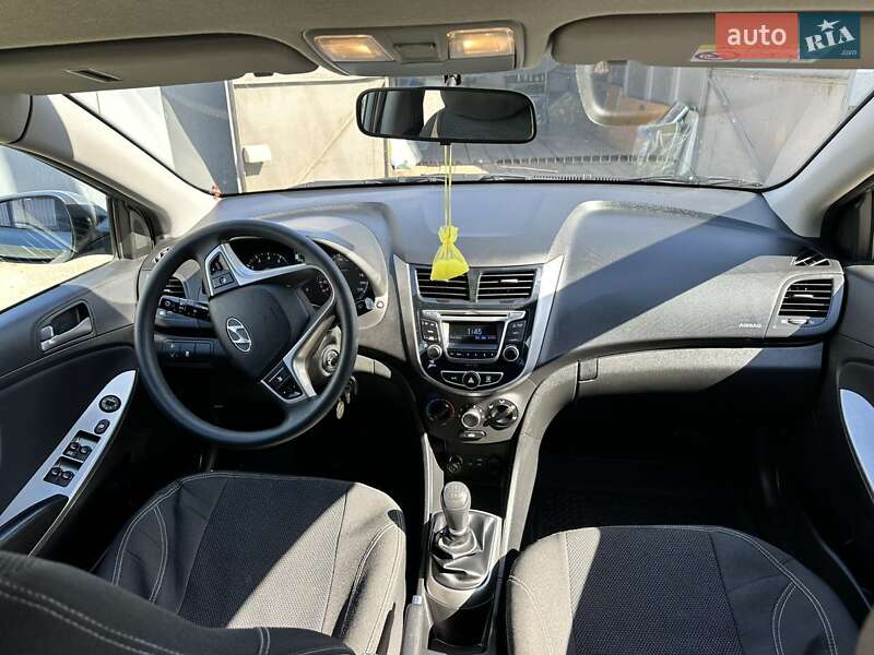 Седан Hyundai Accent 2018 в Решетиловке