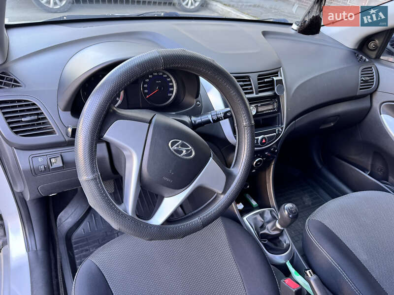 Седан Hyundai Accent 2011 в Києві