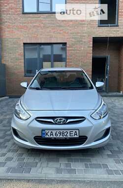 Седан Hyundai Accent 2015 в Ирпене