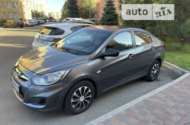 Седан Hyundai Accent 2013 в Софіївській Борщагівці