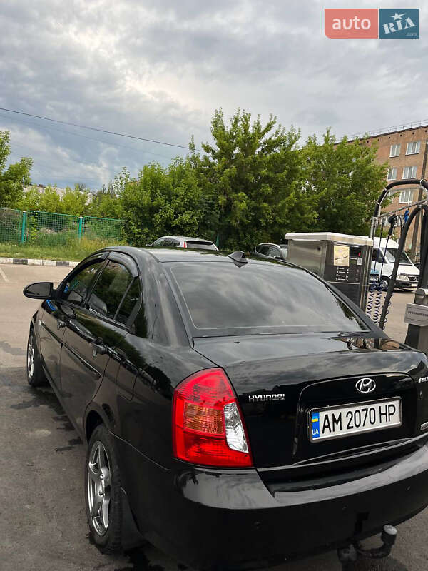 Седан Hyundai Accent 2008 в Коростене