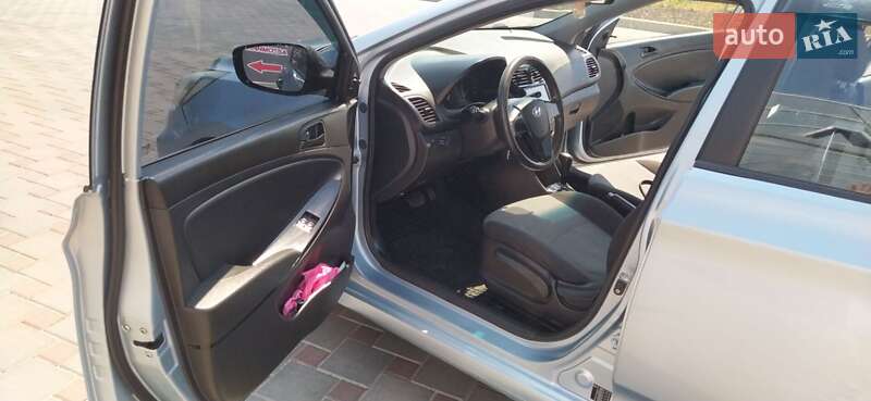 Седан Hyundai Accent 2011 в Запорожье