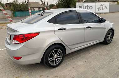 Седан Hyundai Accent 2011 в Козельщине