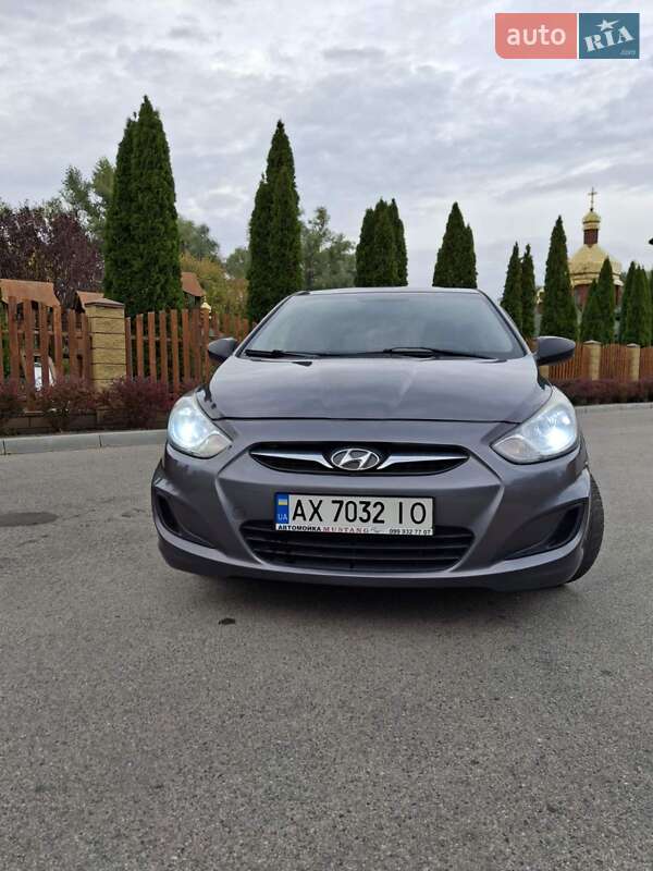 Седан Hyundai Accent 2011 в Днепре