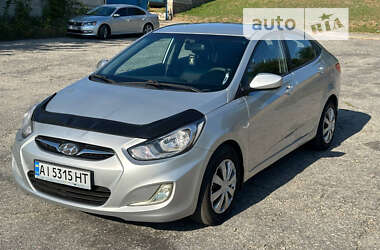 Седан Hyundai Accent 2014 в Ржищеве