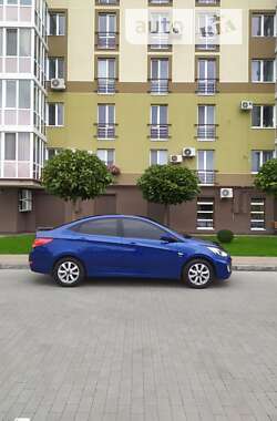 Седан Hyundai Accent 2011 в Горішніх Плавнях