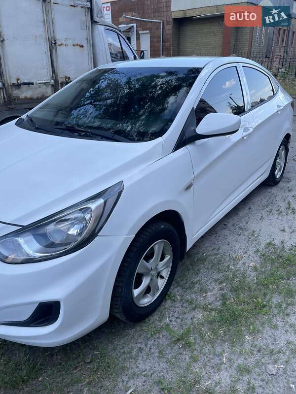Седан Hyundai Accent 2012 в Киеве фото 4 Седан Hyundai Accent 2012 в Киеве