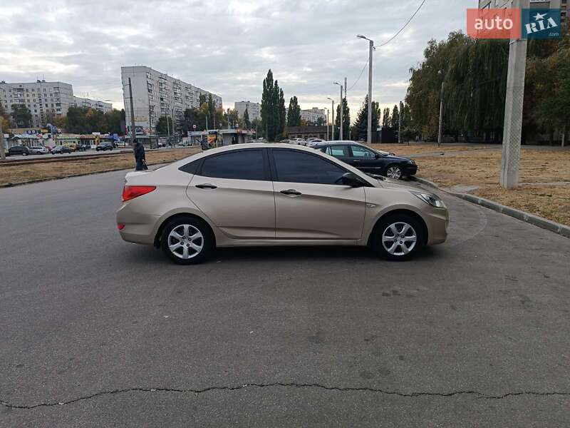 Седан Hyundai Accent 2013 в Харкові