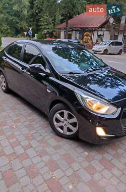 Седан Hyundai Accent 2011 в Стебнику