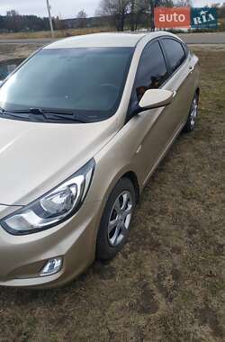 Седан Hyundai Accent 2012 в Богодухове