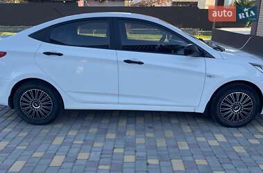 Седан Hyundai Accent 2013 в Ватутіному