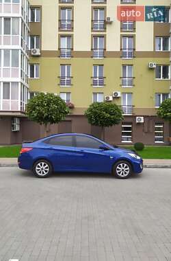 Седан Hyundai Accent 2011 в Горішніх Плавнях