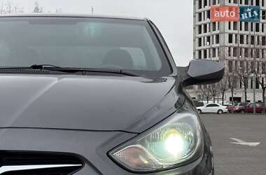 Седан Hyundai Accent 2012 в Днепре