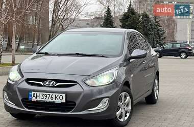 Седан Hyundai Accent 2012 в Днепре