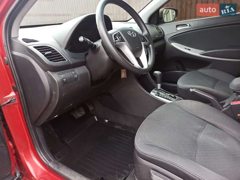 Хетчбек Hyundai Accent 2012 в Святопетрівське фото 11 Хетчбек Hyundai Accent 2012 в Святопетрівське