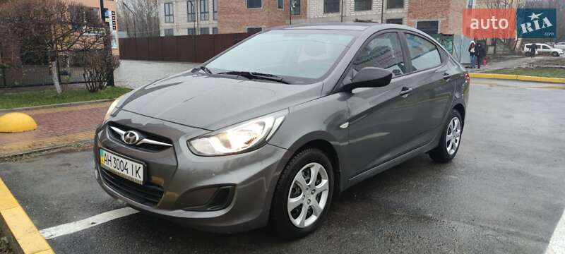 Седан Hyundai Accent 2013 в Кам'янець-Подільському