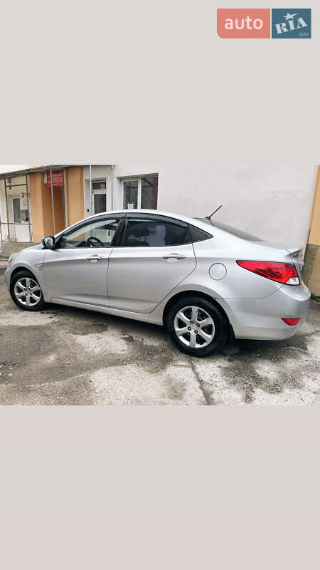 Hyundai Accent 2011 Hyundai Accent 2011