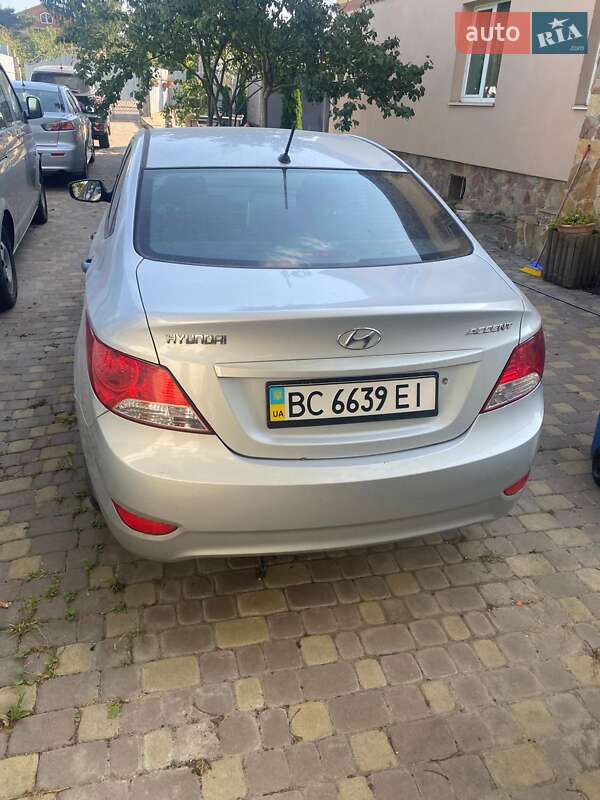 Седан Hyundai Accent 2014 в Львові