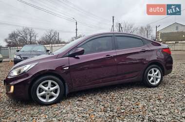 Седан Hyundai Accent 2011 в Смеле