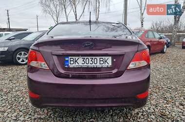 Седан Hyundai Accent 2011 в Смеле