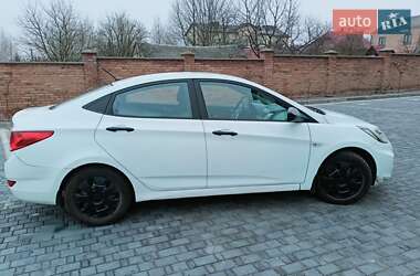 Седан Hyundai Accent 2013 в Луцке