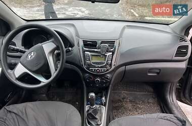 Седан Hyundai Accent 2013 в 