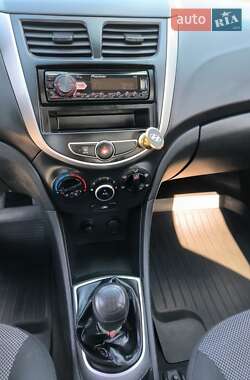 Седан Hyundai Accent 2011 в Кривом Роге