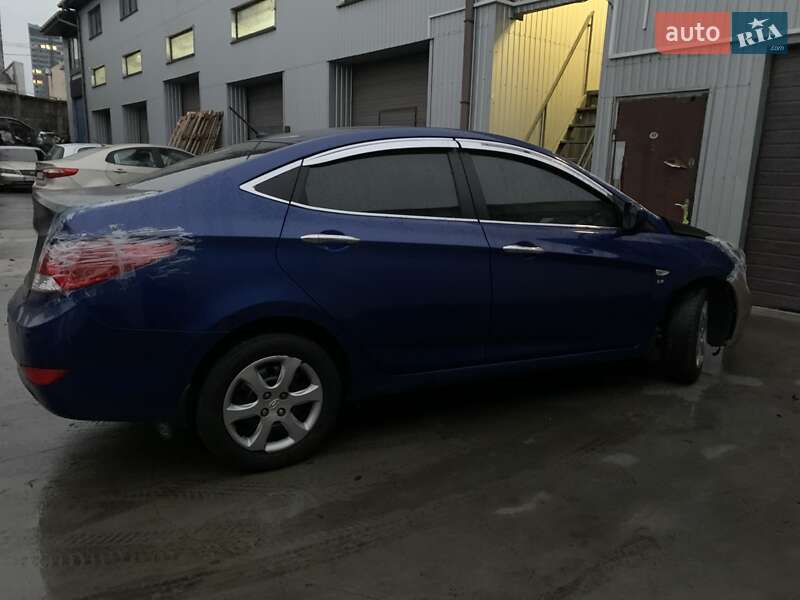 Седан Hyundai Accent 2012 в Киеве