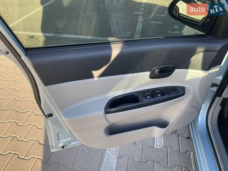 Седан Hyundai Accent 2008 в Святопетровское фото 10 Седан Hyundai Accent 2008 в Святопетровское