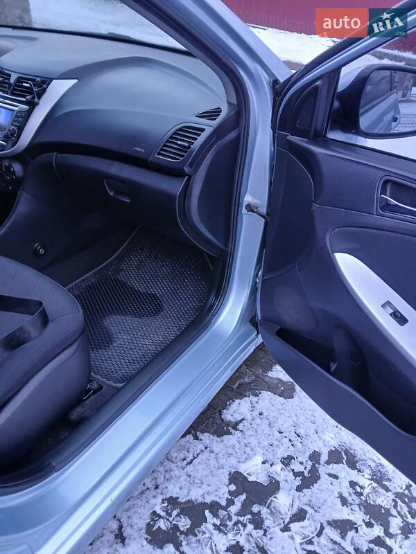 Седан Hyundai Accent 2011 в Львове