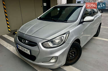 Седан Hyundai Accent 2012 в Киеве