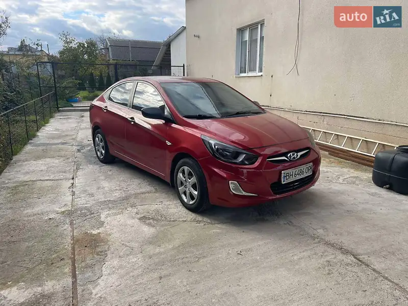 Седан Hyundai Accent 2012 в 
