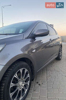 Седан Hyundai Accent 2013 в Одессе