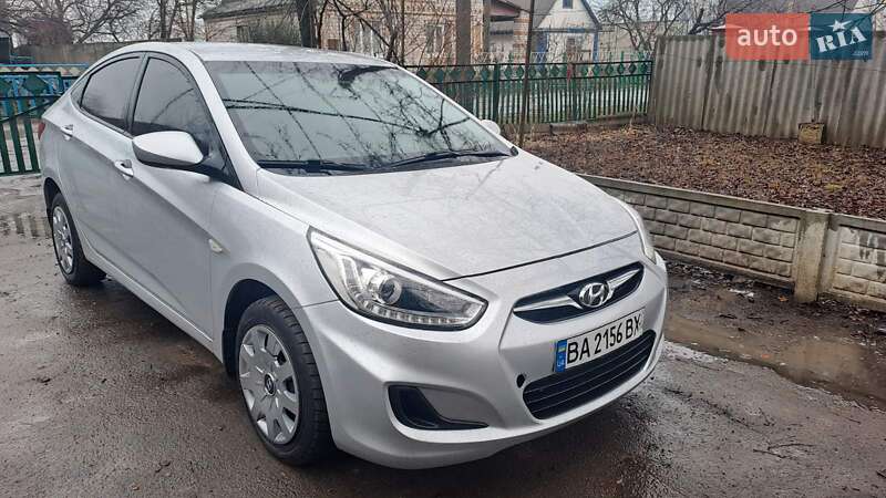 Hyundai Accent 2013