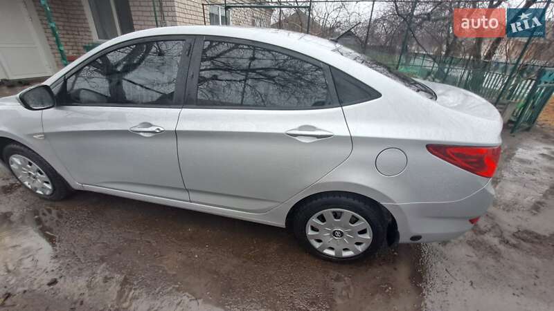 Седан Hyundai Accent 2013 в Умані