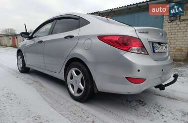 Седан Hyundai Accent 2011 в Глухове